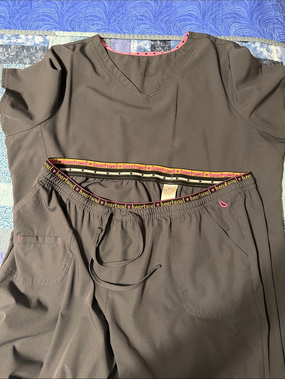 HeartSoul grey Scrub Set with Pink Accent Trim SIZE 2xl